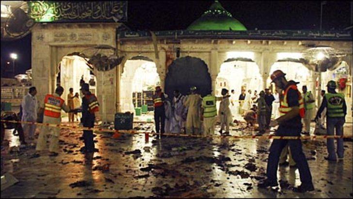 Pakistanda intihar eylemi: 25 ölü Pakistanda intihar eylemi: 25 ölü