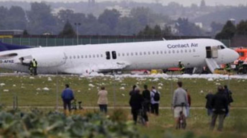 Yolcu u&ccedil;ağı g&ouml;vdesi &uuml;zerine b&ouml;yle indi