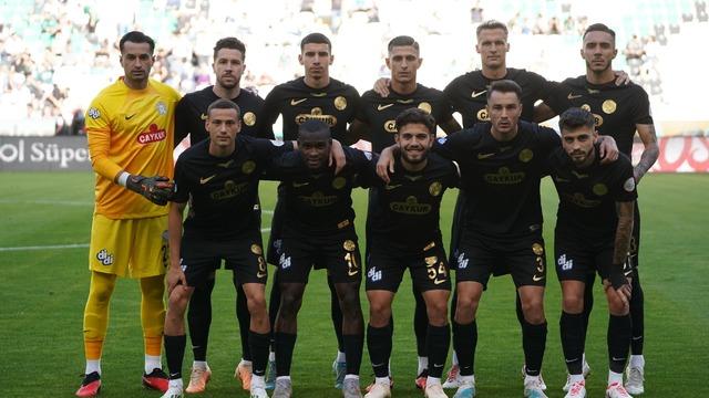 Süper Lig'de Çaykur Rizespor fırtınası! Yeni transferler şov yaptı, üst üste 3. galibiyet geldi...