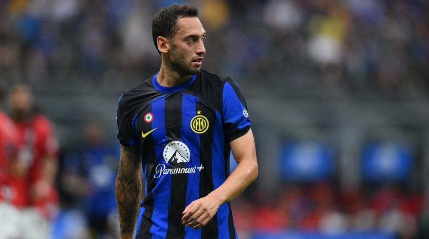 Milano derbisinde tarihi fark! Çalhanoğlu attı; Inter, Milan'ı ezdi geçti...