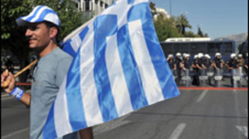 Yunanistan grevinde ordu devreye giriyor