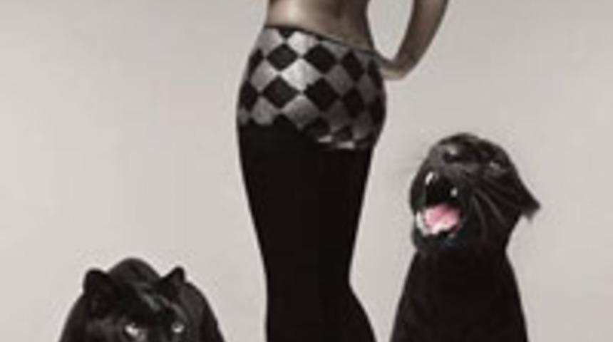 Lily'den vahşi pozlar!