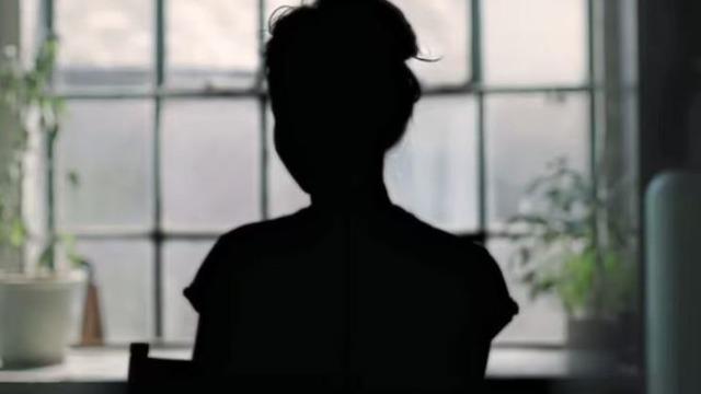 Russell Brand hakkında kan donduran iddialar! 'Çocuk' lakabı taktığı 16 yaşındaki kızı okulundan aldırıp...