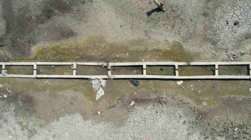 Barajda şaşırtan manzara! Sular çekilince ortaya çıktı