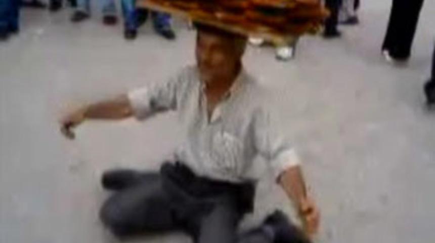 Simit&ccedil;inin koptuğu an