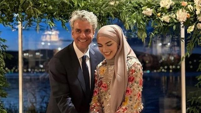 Güldür Güldür'ün Mesut'u Uğur Bilgin eşini turnede de yanından ayırmadı! Aşk dolu poz