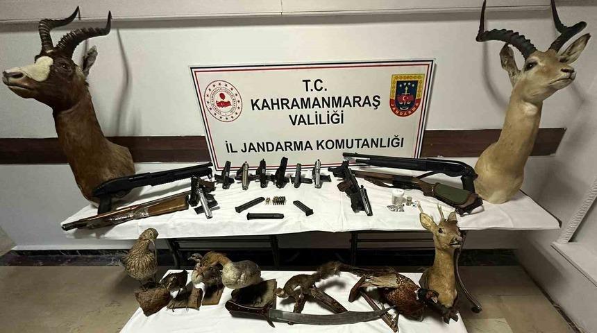 Baskın yapılan evden cephanelik çıktı