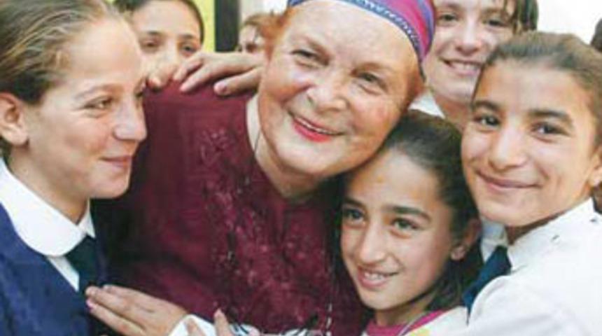 15 bin kıza ter&ouml;rist incelemesi