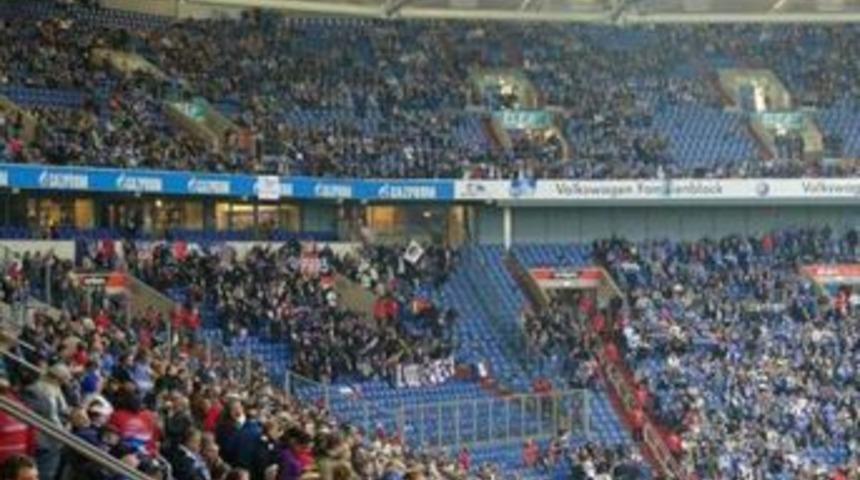 Schalke marşında Hz Muhammed'in ne işi var ?