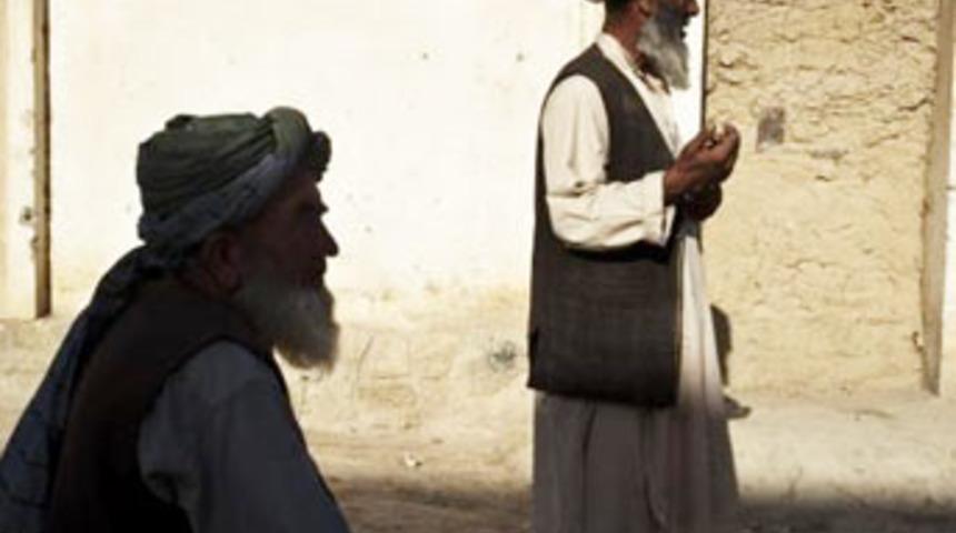 Parmak kesmeye başladılar