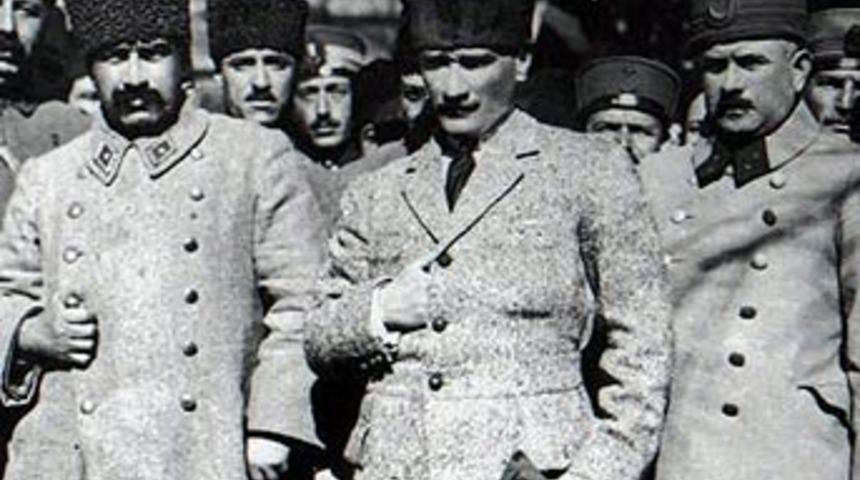 Atat&uuml;rk&rsquo;e hakaret