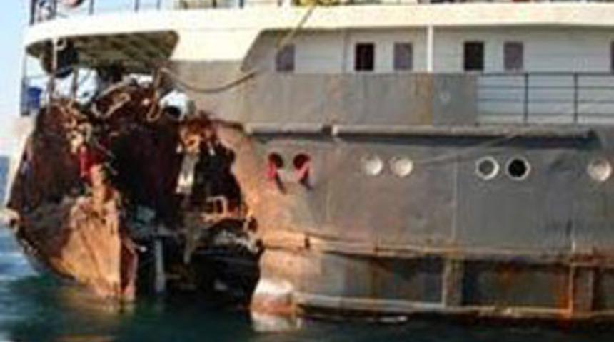 Boğaz'da iki gemi &ccedil;arpıştı