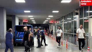 Hastane önünde silahlı çatışma! 2 kişi yaralandı