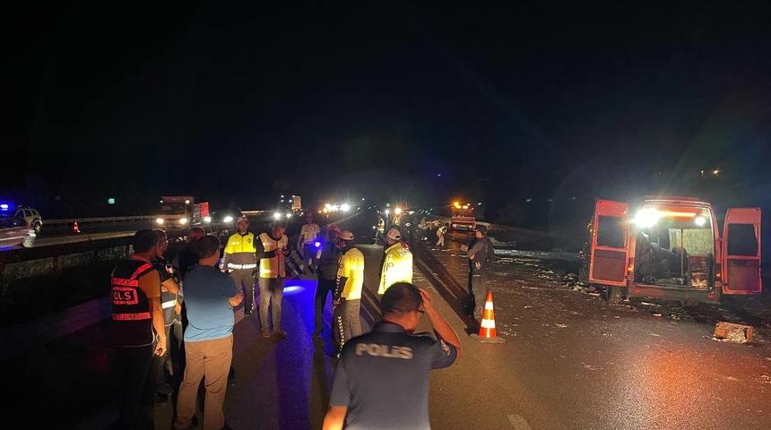 Bursa'da dinamit yüklü kamyonun devrilmesi sonucu İzmir güzergahı ulaşıma kapandı