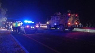 Babalarının cenazesi için geldikleri köyde otomobil çarptı: 3 ölü