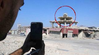 'Her yer yıkıldı ama o yerinde duruyor' Dikkat çekmesi için koymuştu... Görenleri şaşkına çeviriyor