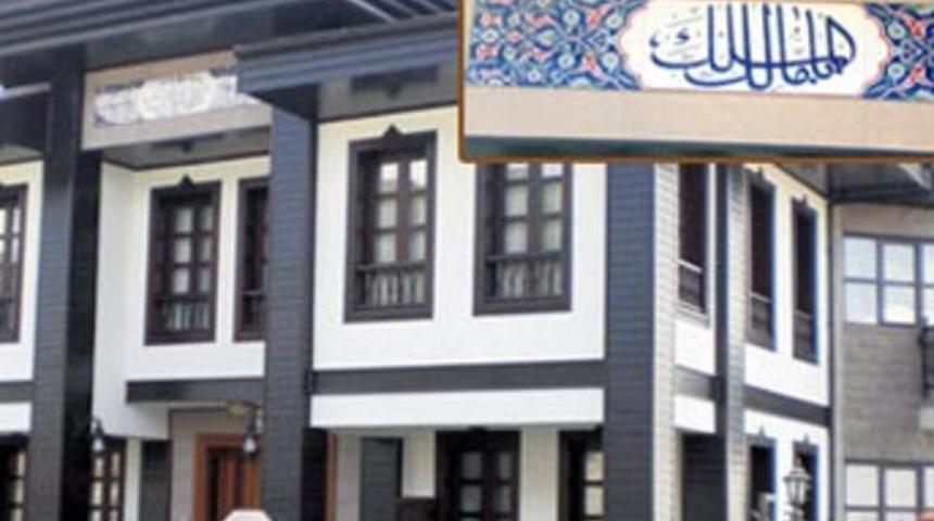 Bah&ccedil;eli'nin, yeni evindeki yazı