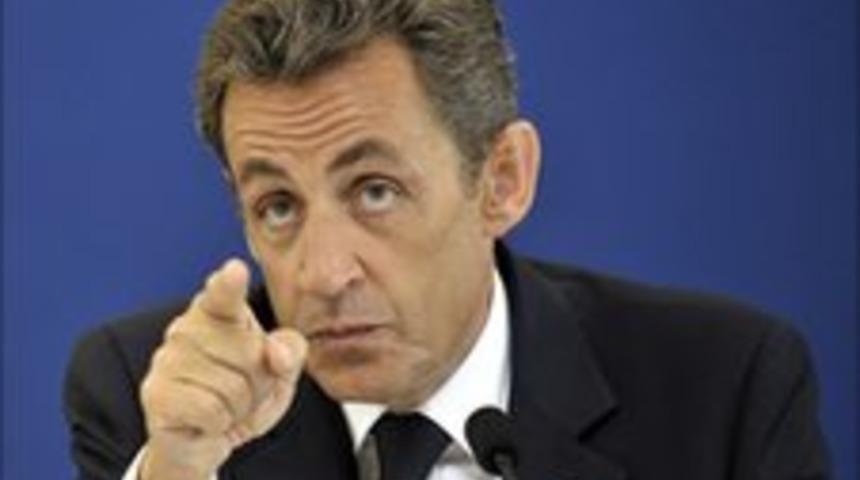 Sarkozy'ye yolsuzluk soruşturması