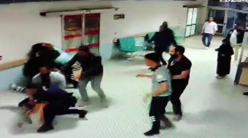 Yer: Sivas! Hasta yakını polis memuru, güvenlik görevlileri ve polise saldırdı