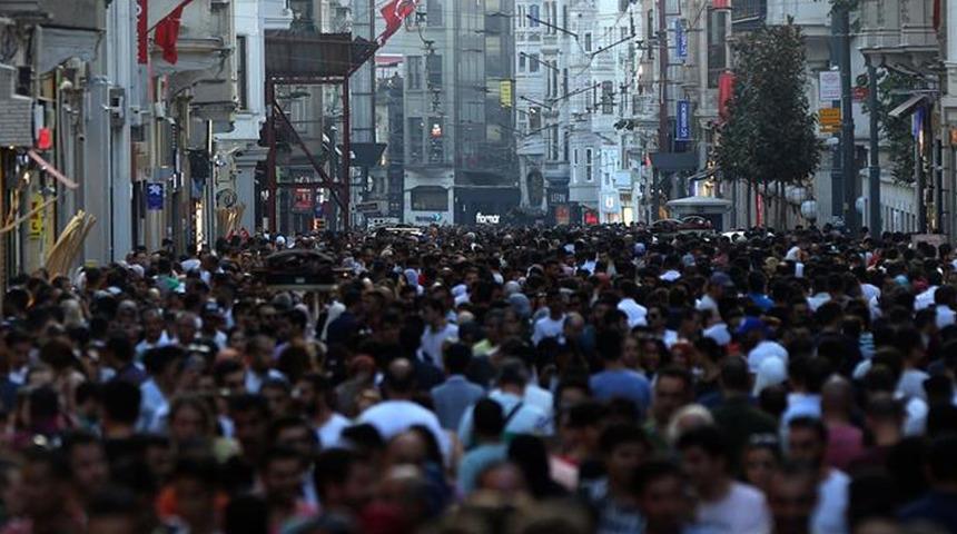 TÜİK açıkladı! Türkiye'de doğuşta beklenen yaşam süresi 77,5 yıl oldu... Bir önceki döneme göre düşüş