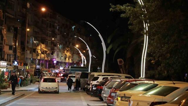 Gemlik’te o sokak ışıl ışıl