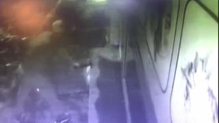 Eski nişanlısına sokak ortasında kabusu yaşattı! Dehşet anları kamerada