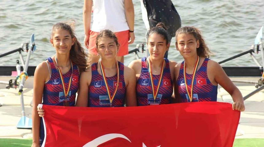 Kürek Milli Takımı’ndan 16 madalya