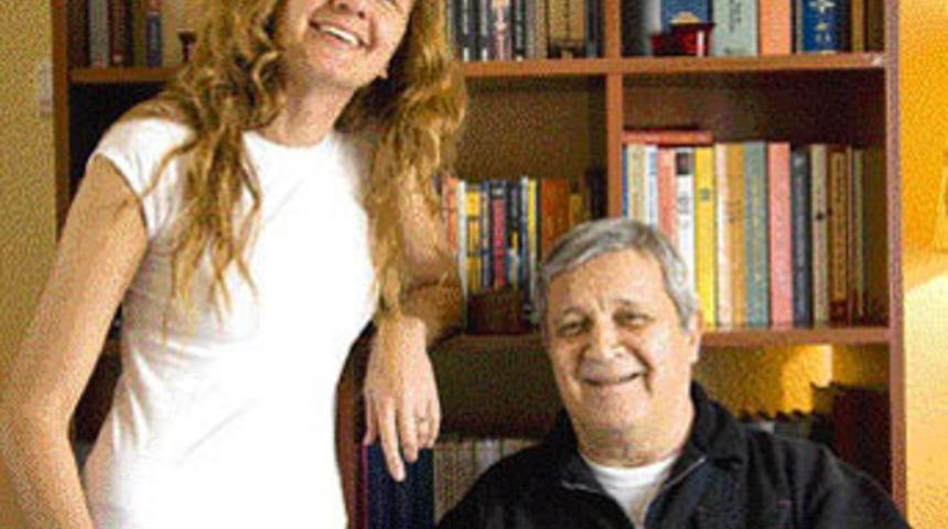 Halit Ak&ccedil;atepe'ye şok boşanma davası!