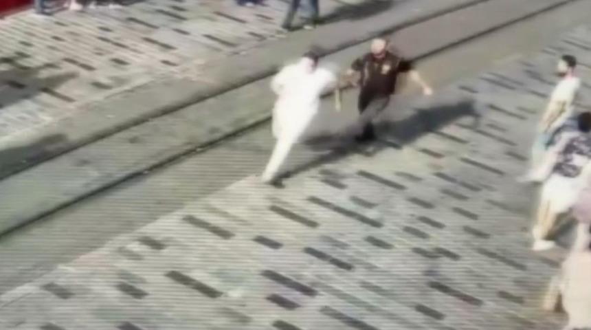 Beyoğlu'nda izinsiz yürüyüş! 42 kişi gözaltına alındı