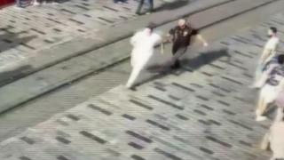 Beyoğlu'nda izinsiz yürüyüş! 42 kişi gözaltına alındı