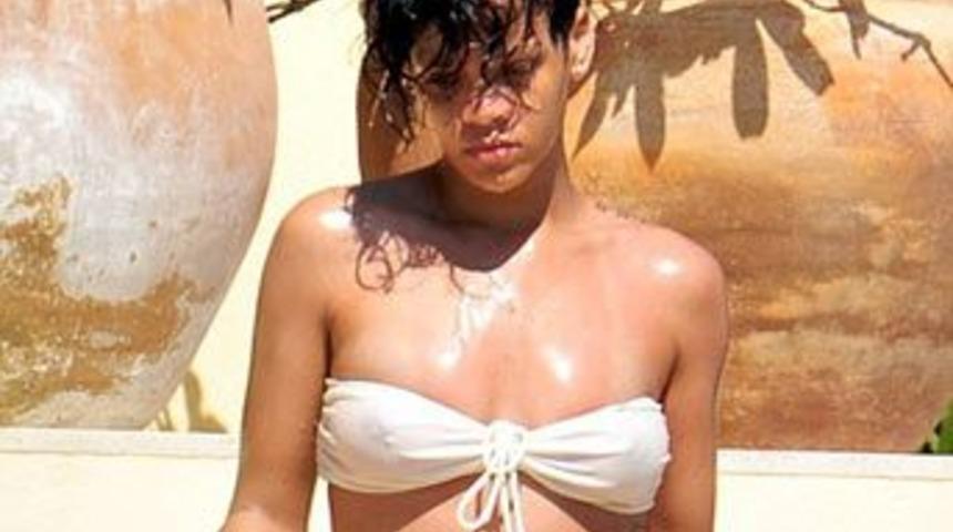Rihanna, dayaktan sonra ilk kez