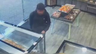 Evine gitmeye çalışan 20 yaşındaki adamın önce önünü kesti! Sonrasında ıssız bir sokağa sürükleyerek tecavüz etti