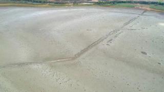 Büyükçekmece Gölü'nde sular çekildi! Çakmak Hattı gün yüzüne çıktı