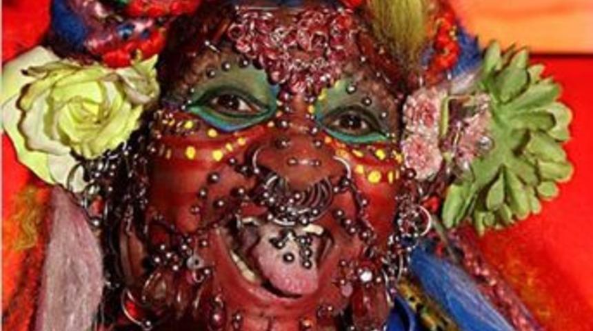 Maske değil, ger&ccedil;ek!