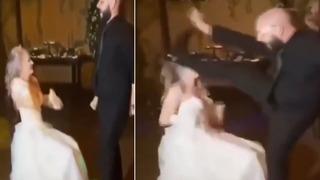 Düğününde geleneksel dansını yapmak isteyen damadın sakarlığı tuttu! Geline uçan tekme atıp yere düşürdü 