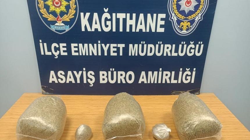 Kağıthane’de ticari takside uyuşturucu ticareti polise takıldı: 3 gözaltı