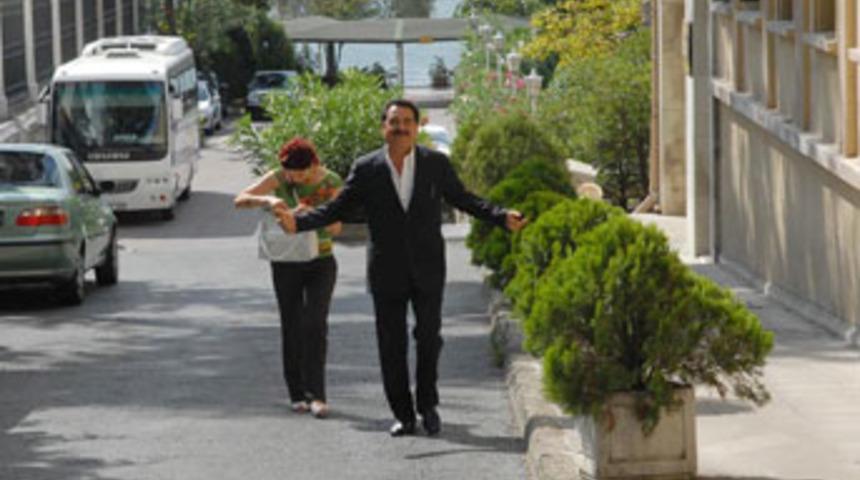 Tatlıses adliyeden oynayarak &ccedil;ıktı