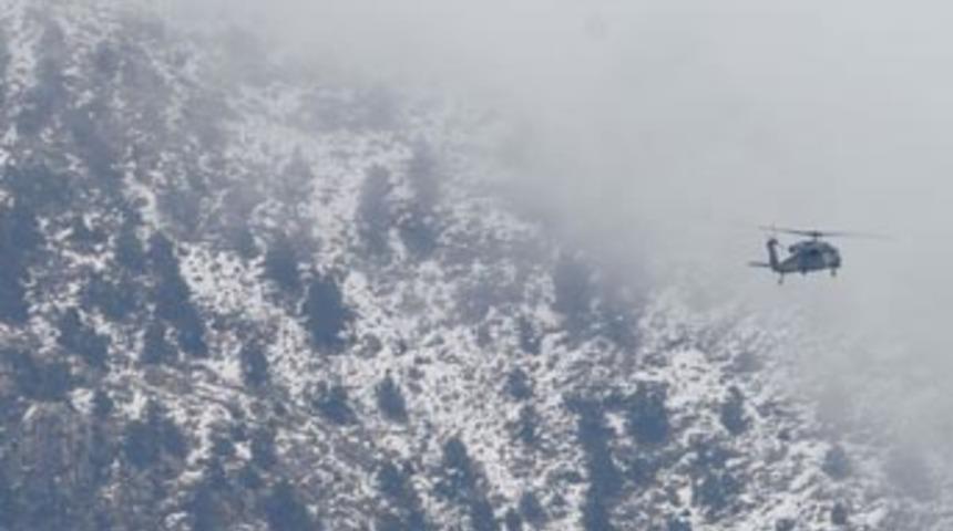 Aramalara katılan skorsky d&uuml;şt&uuml;