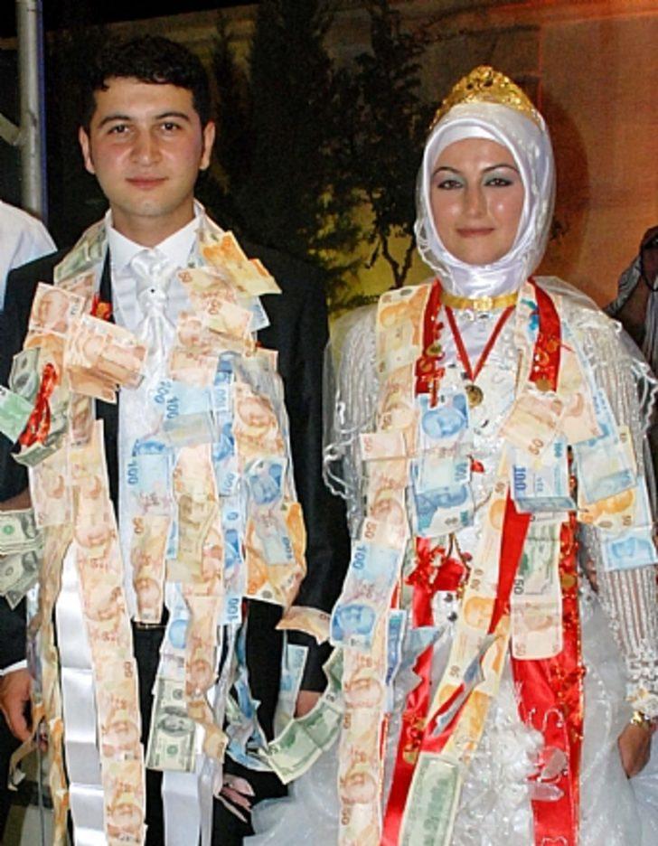 Aşiret düğününde geline altın taç - Son Dakika Haberler