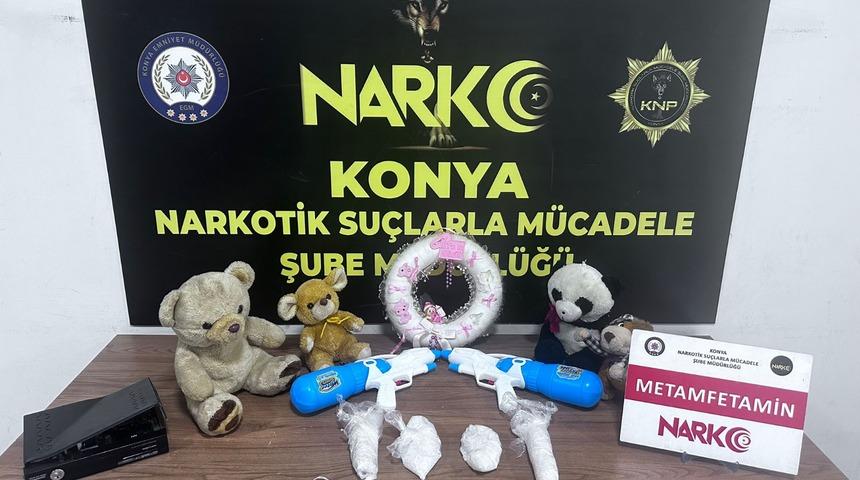 Konya'da kargoya verilen oyuncakların içine saklanmış uyuşturucu ele geçirildi