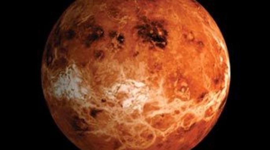 Ven&uuml;s'te gizemli leke