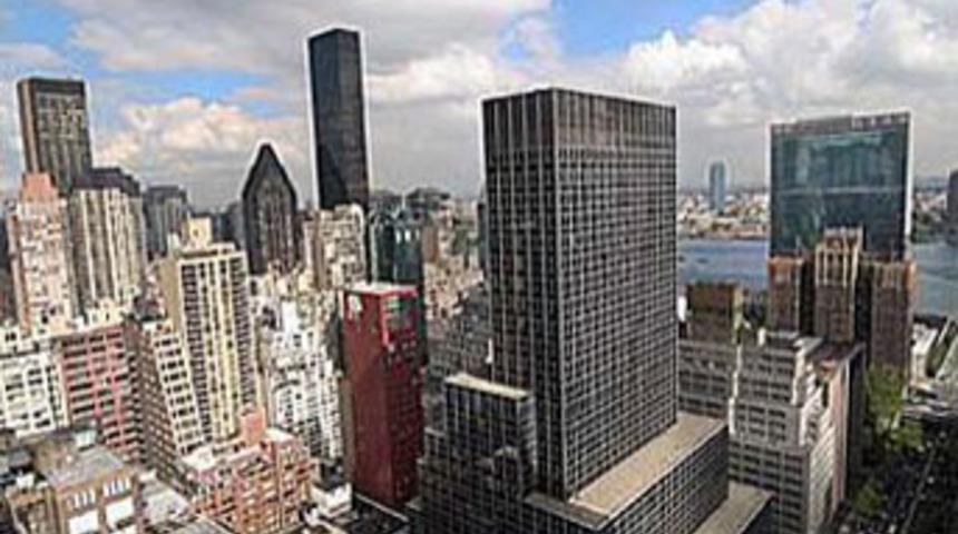 Ahmedinejad'ı konuk etmeyi reddetti