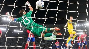 Şampiyonlar Ligi'nde hafızalardan uzun yıllar silinmeyecek olay! Lazio'nun kalecisi Ivan Provedel'den 90+5'te gol...