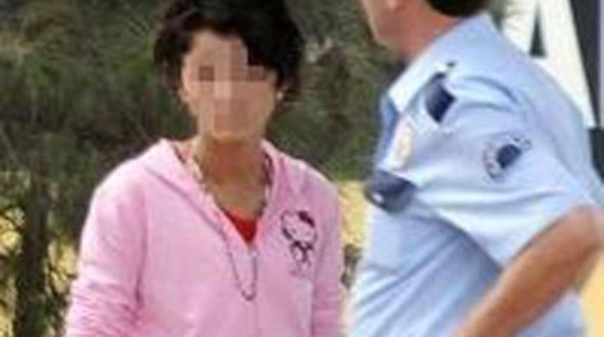 15 yaşındaki kızı erkeklere pazarladılar