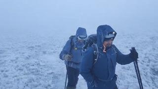 Sis ve fırtına tırmanışa engel olmadı, Ağrı Dağı’nın zirvesi dağcıları ağırladı