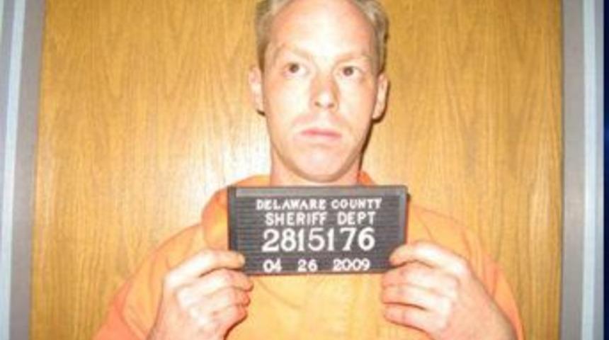 Bı&ccedil;akla babasının kalp pilini &ccedil;ıkardı