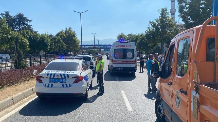 Üst geçidi kullanmayan öğrenciye cip çarptı