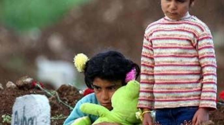 İki gen&ccedil; kız katliamı anlattı