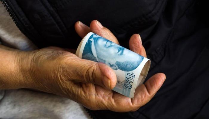 Emekli kök maaşı değişiyor: Bağ-Kur’luya 273 TL, SSK’lıya 3.266 TL