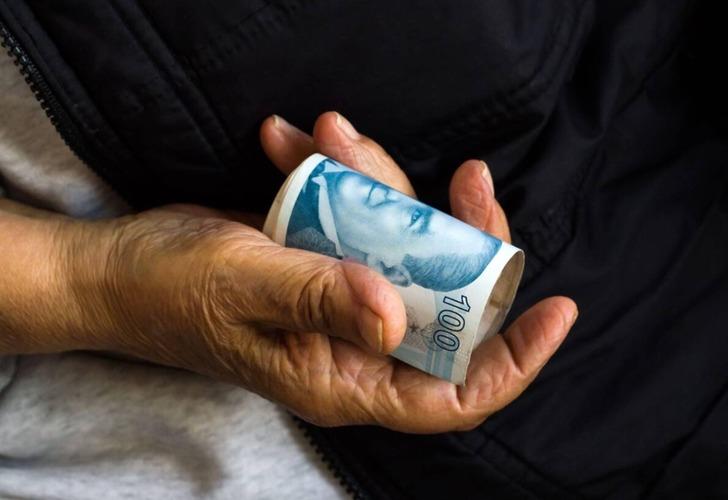 5000 TL EMEKLİ İKRAMİYESİ SON DAKİKA: Çalışan emekliler dört gözle ikramiye ödemesi tarihini bekliyordu: AK Parti'den açıklama geldi: Sayı ve maliyet ortaya çıktı